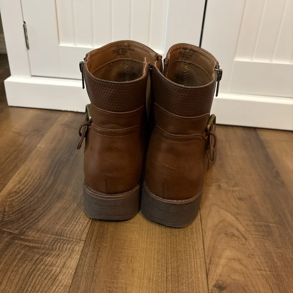 Vintage 7 Eight Brown Buckle Ankle Boots Size 11